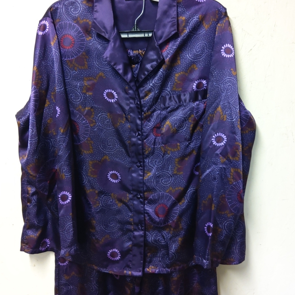 Chanteuse Woman Purple Print Two Piece Pajama Set